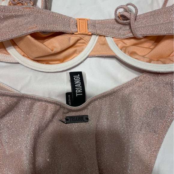 Triangl Bikini - Picture 4 of 7